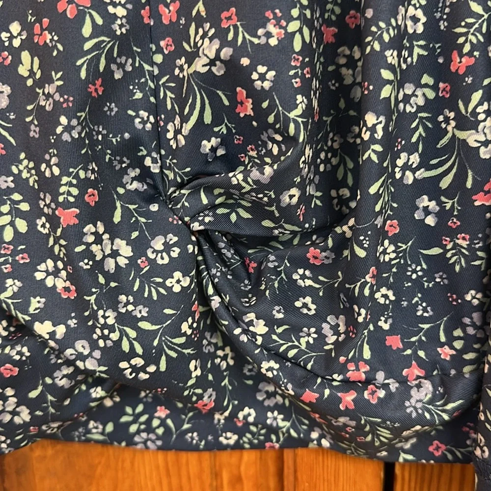 OshKosh b’Gosh Blue Ditsy Floral Rounded Neck Long-sleeve Crisscross Hem Top S4